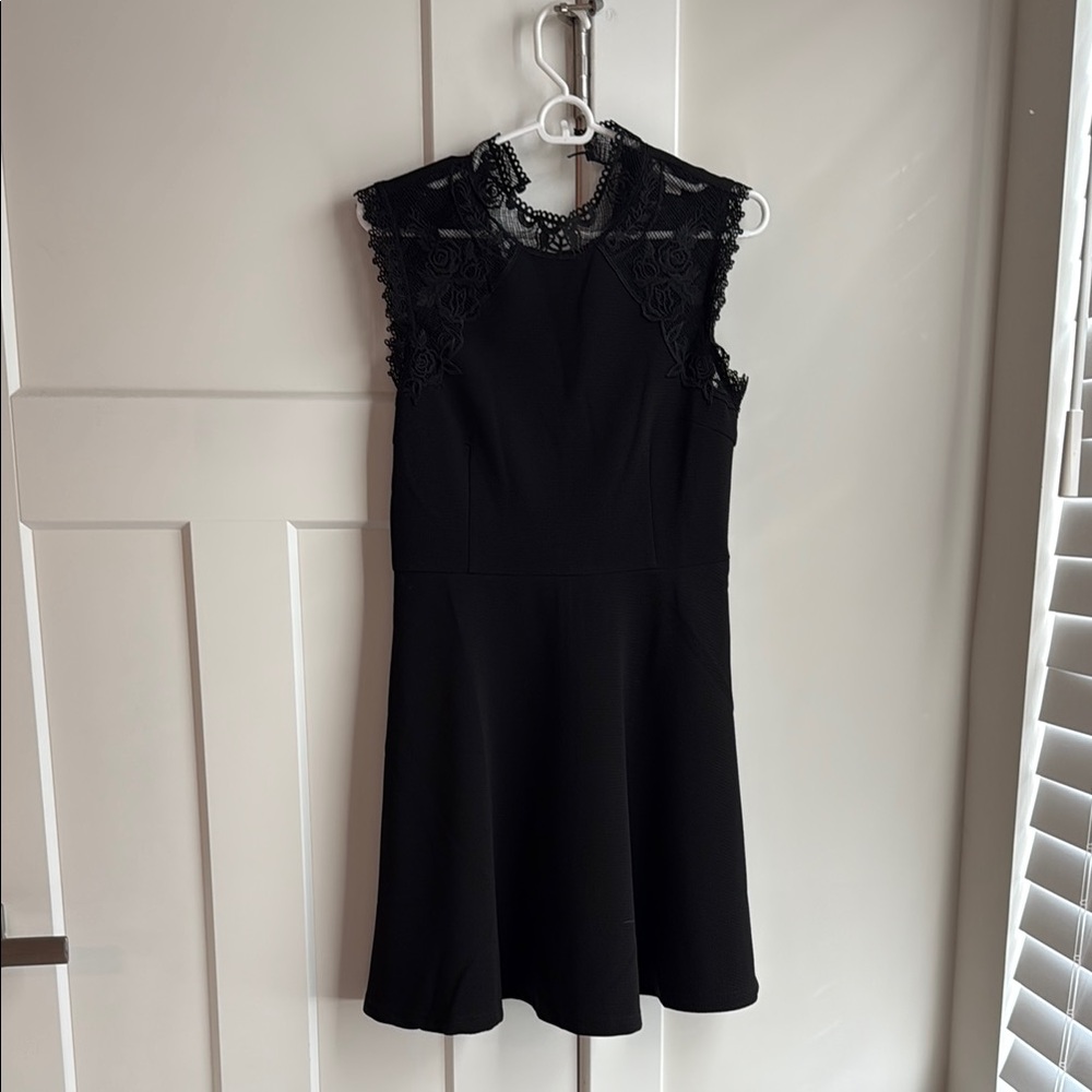 Francesca's Collections Black Sheath Mini Dress Mock Neck Sleeveless